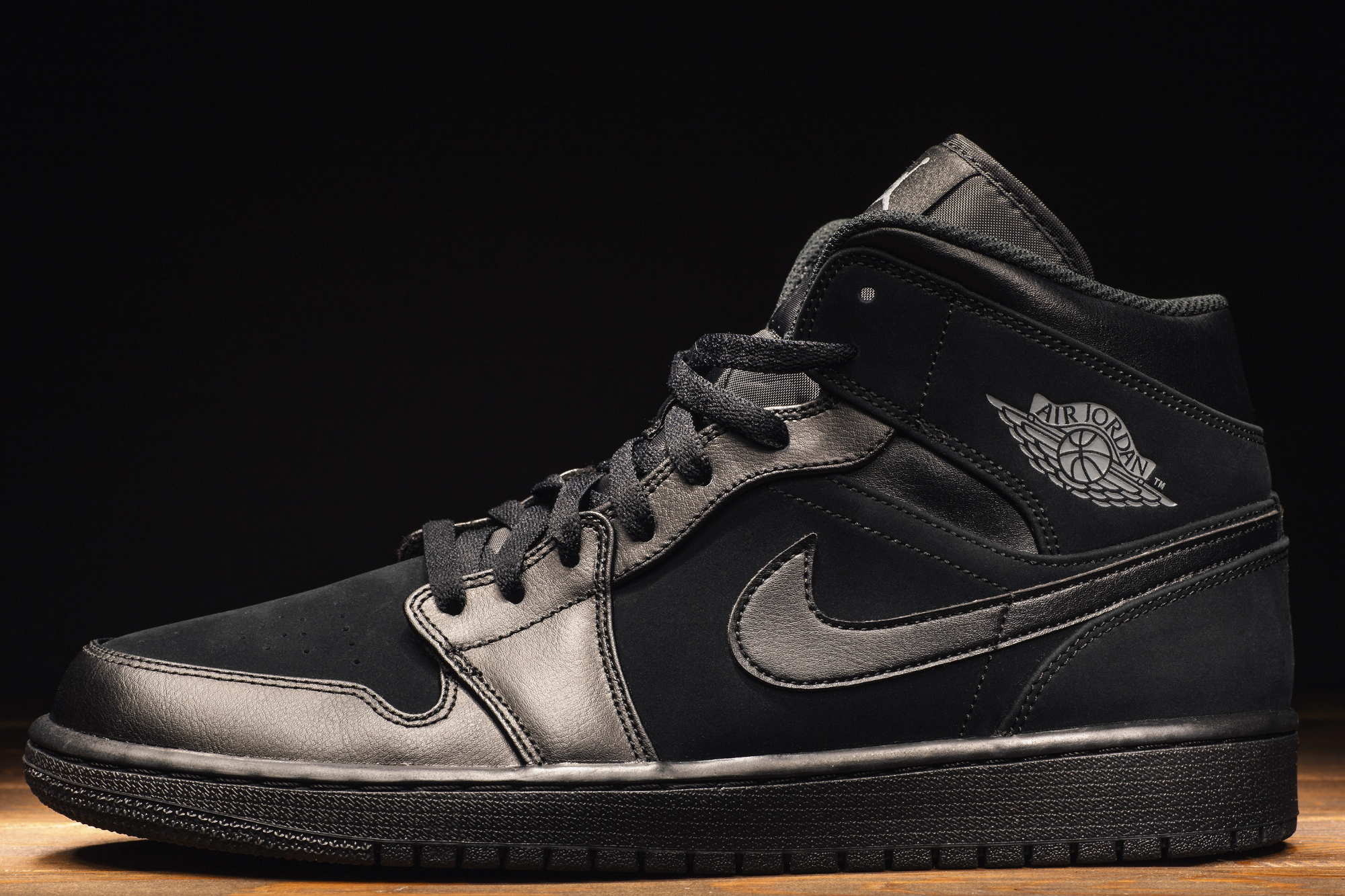 Končno našla nove Air Jordan superge a stare še vseeno obdržala